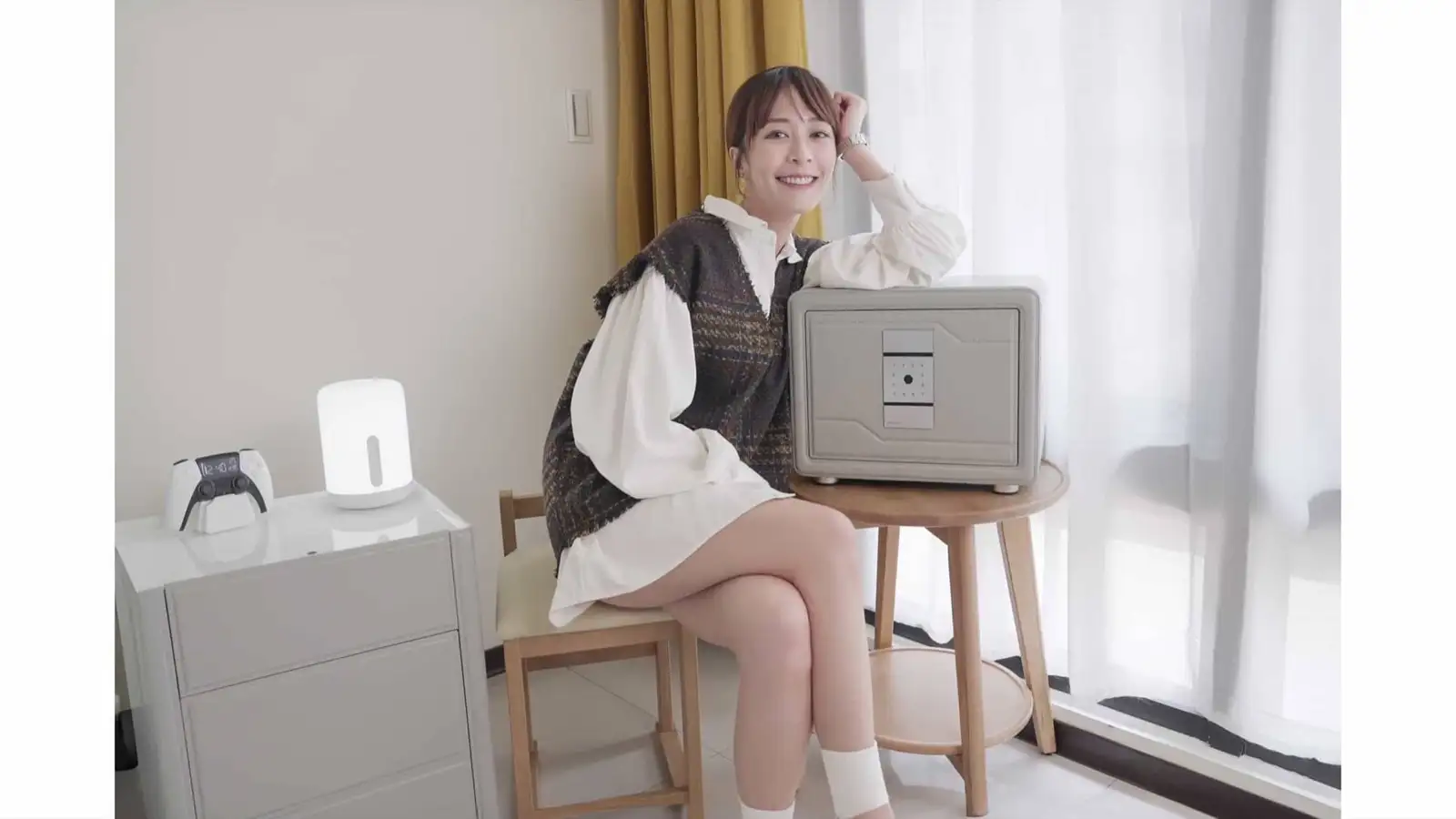 Hailey 徐海莉 LY 床頭櫃 皮革 保險箱推薦  hailey_edm_20240810.002