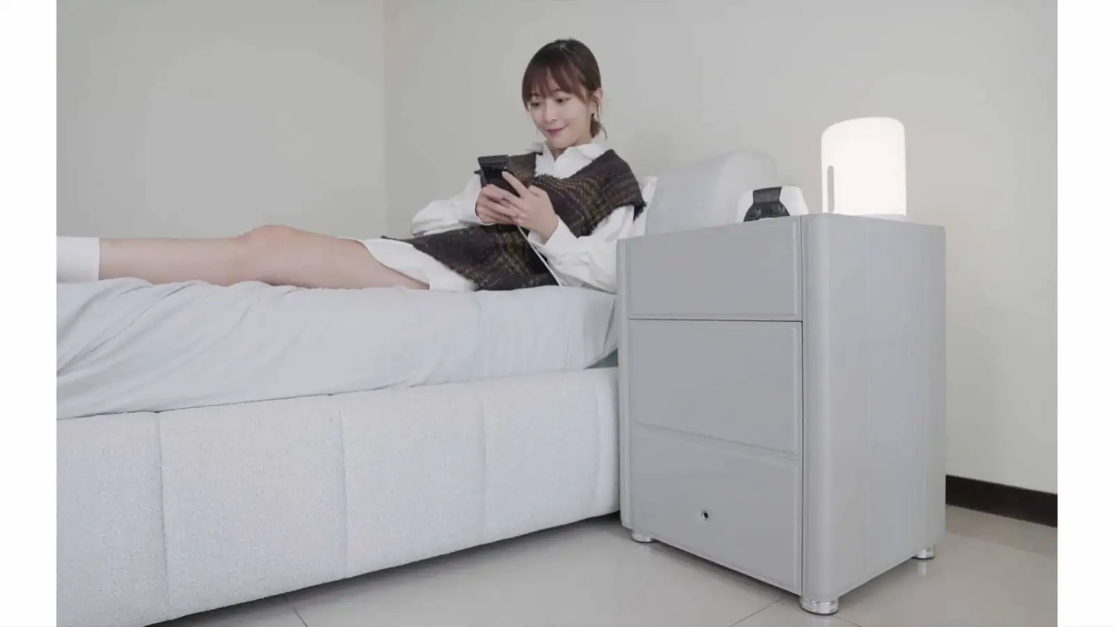 Hailey 徐海莉 LY 床頭櫃 皮革 保險箱推薦  hailey_edm_20240810.013